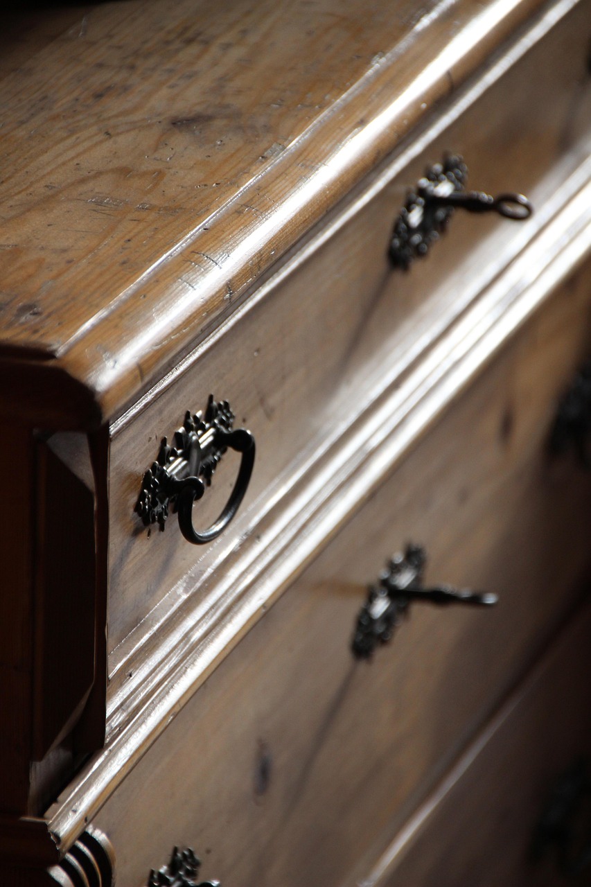 Chest of Drawers