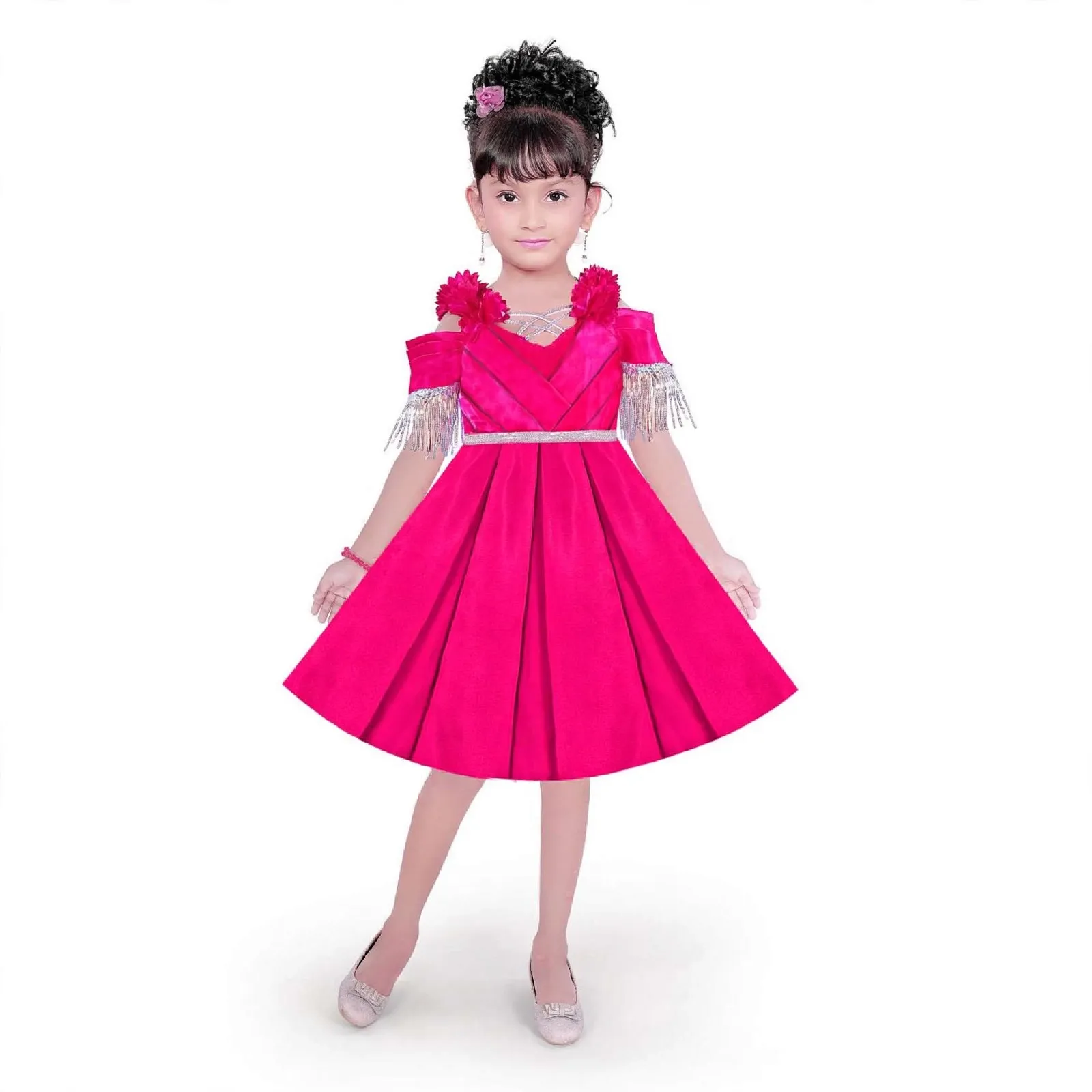 This Garment features a tailored fit-and-flare silhouette that gives it a structured yet voluminous look